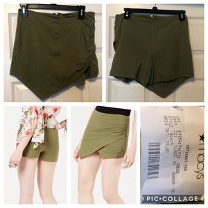 NWT GUESS SKORT